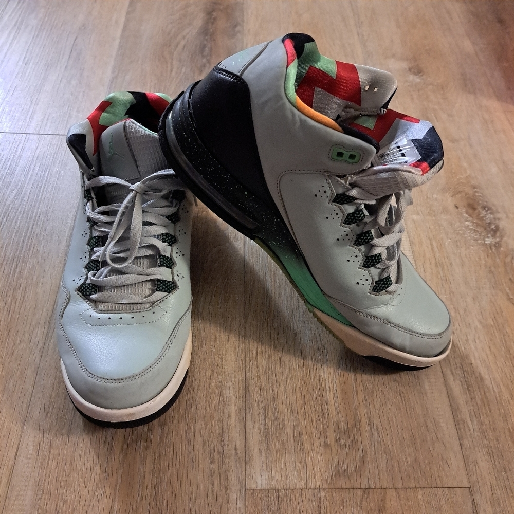 Jordan Men's Light Gray High-Top Sneakers with Multicolor Lining Size 12